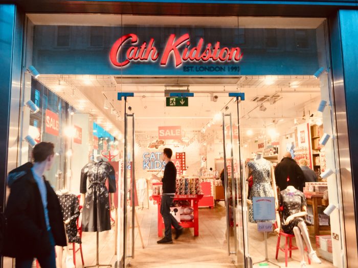 イギリス アンティーク　家具 ディスプレイ キャビネット １９３０年頃　300A イギリス アンティーク 家具 ディスプレイ キャビネット