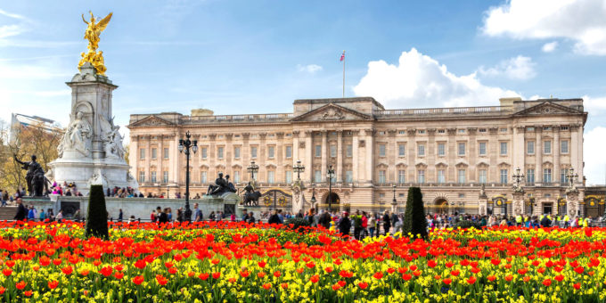 夏のイギリス観光ではバッキンガム宮殿の内部見学を チケット購入方法と時期など徹底紹介 Tamipote